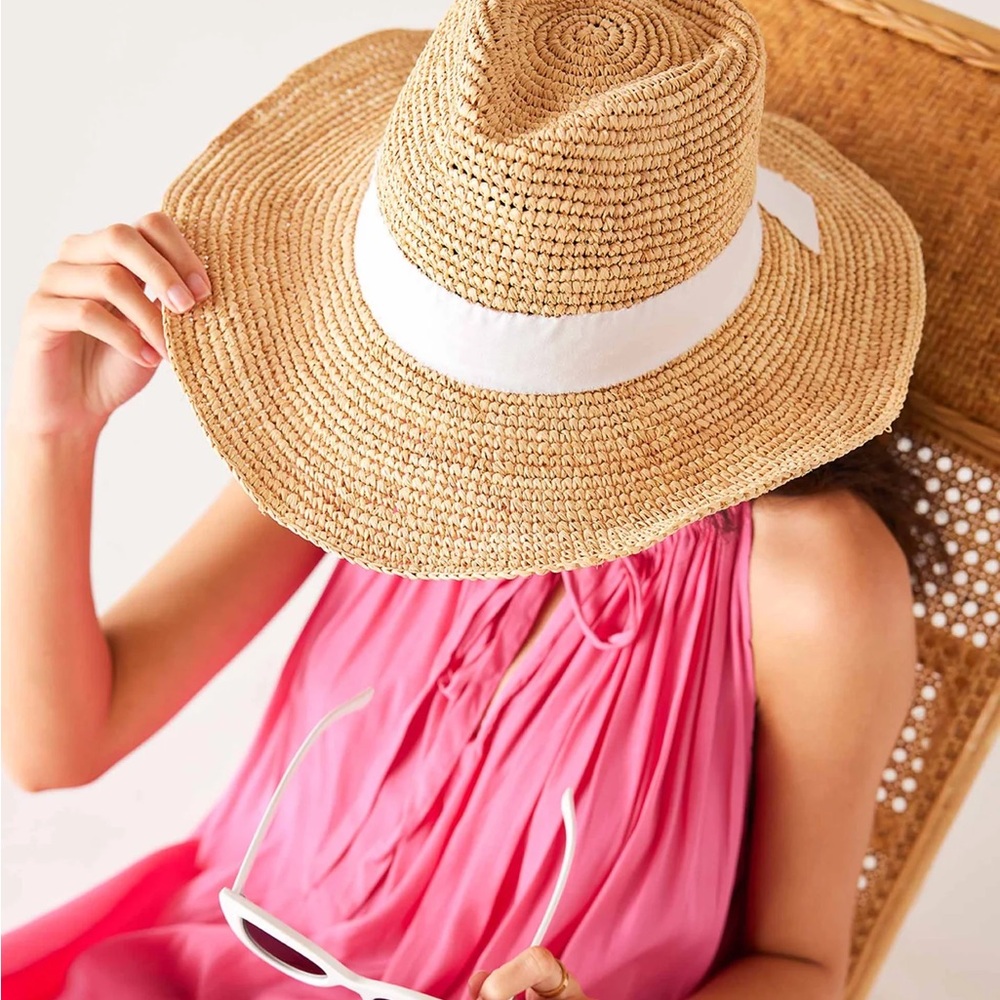 NWT NEW MERSEA Straw Sun Hat with White Band Summer Beach Sunbathing Sombrero